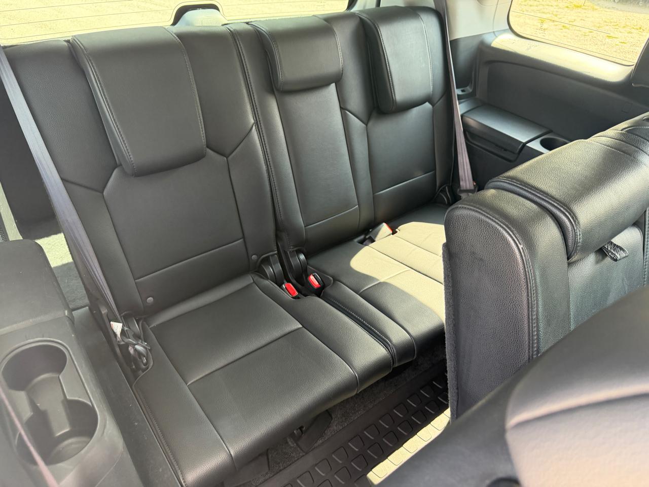 Honda Pilot Touring 4WD 5-Spd AT with DVD 2012