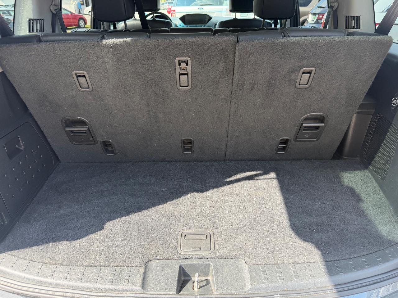 Honda Pilot Touring 4WD 5-Spd AT with DVD 2012