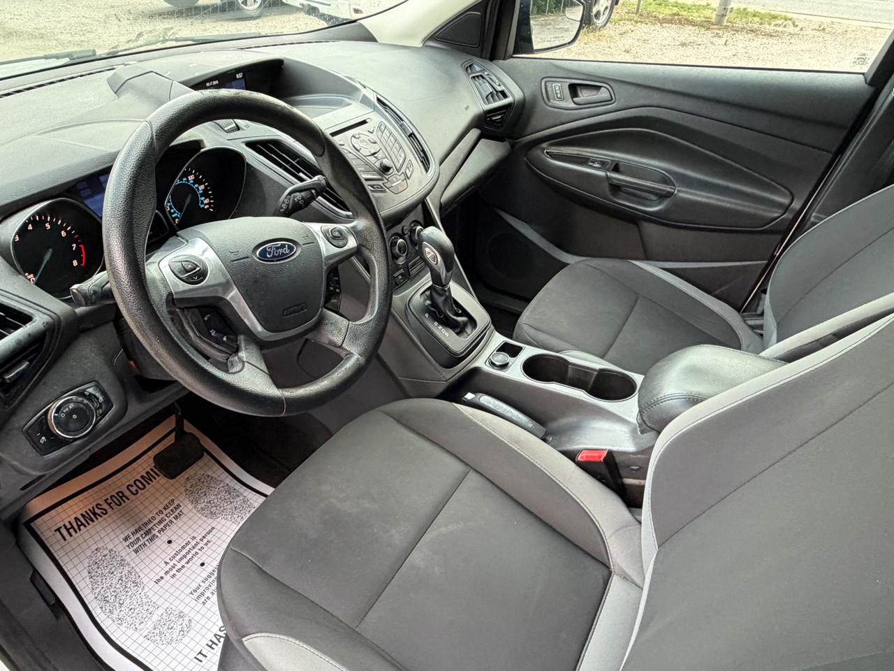 Ford Escape S FWD 2014