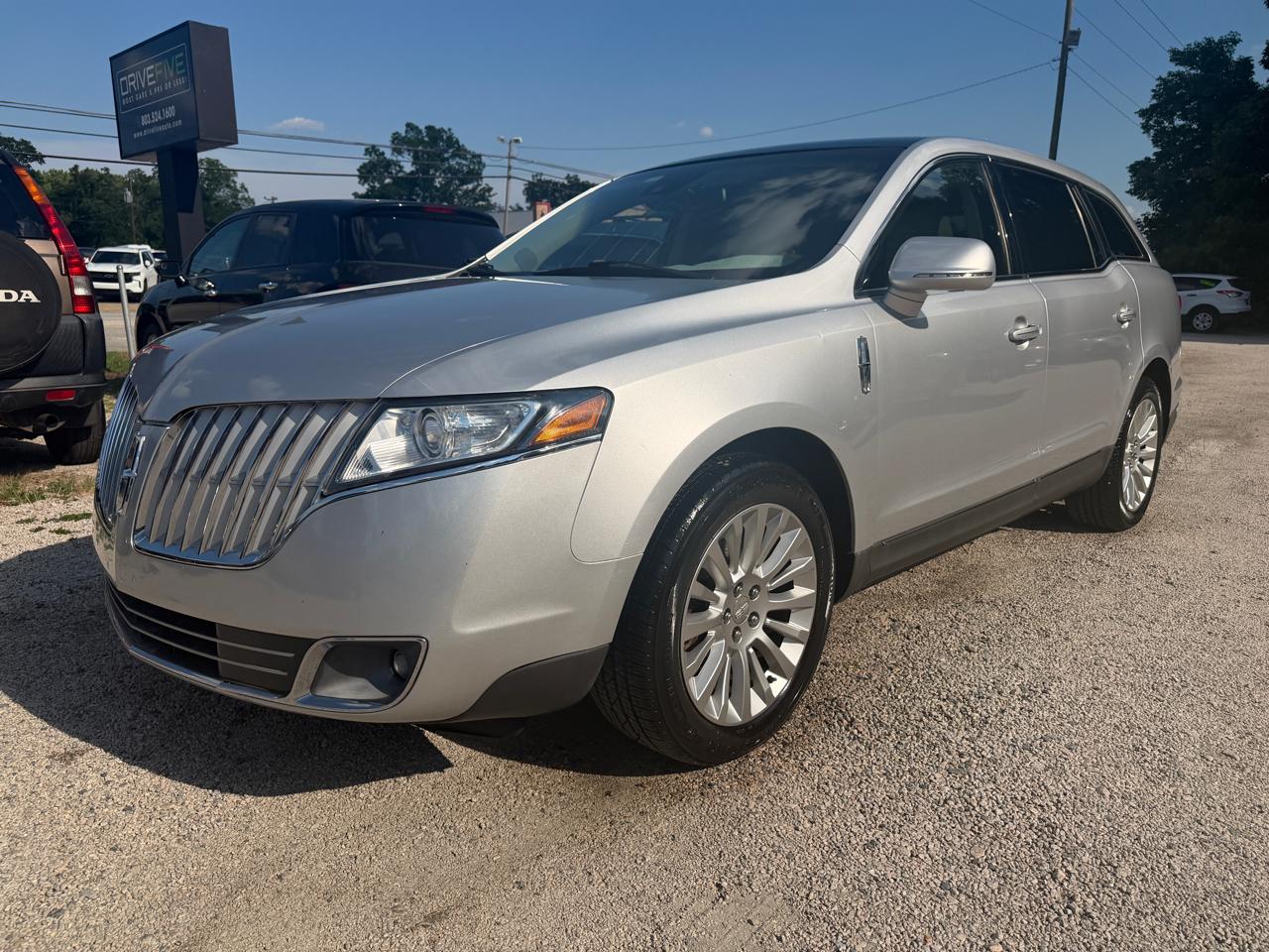 2010 Lincoln MKT FWD