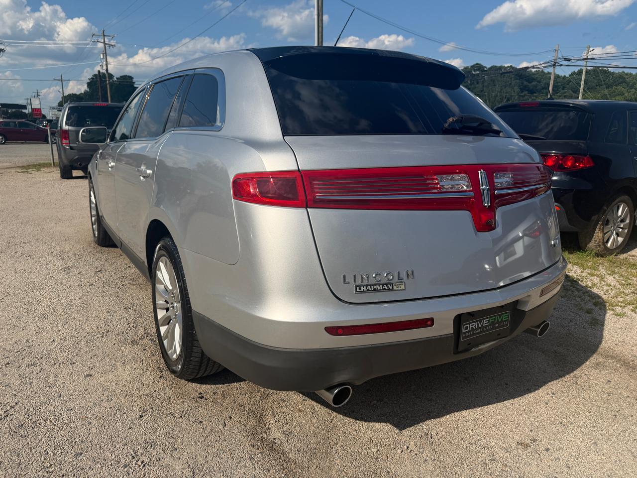 Lincoln MKT FWD 2010
