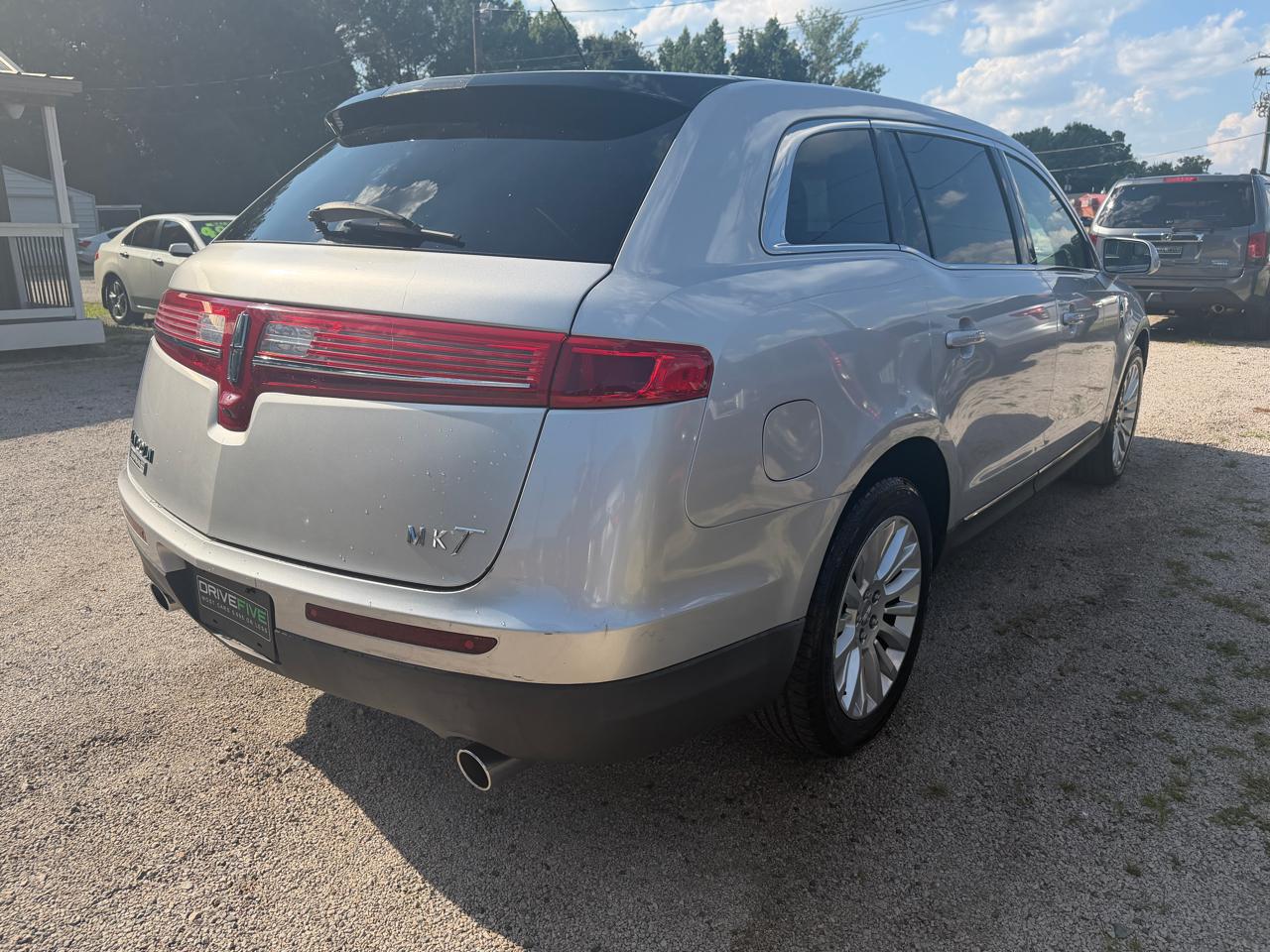 Lincoln MKT FWD 2010