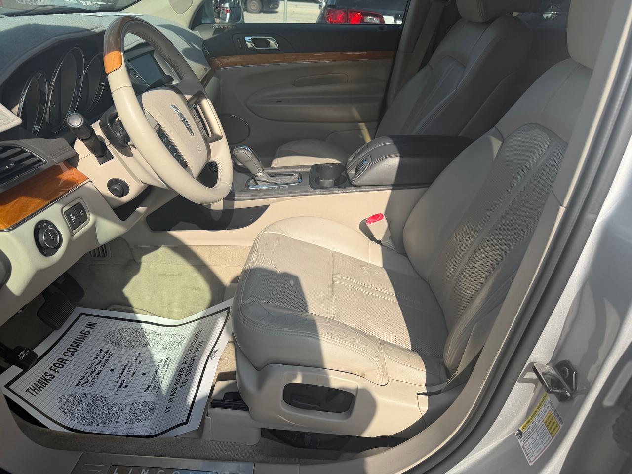 Lincoln MKT FWD 2010