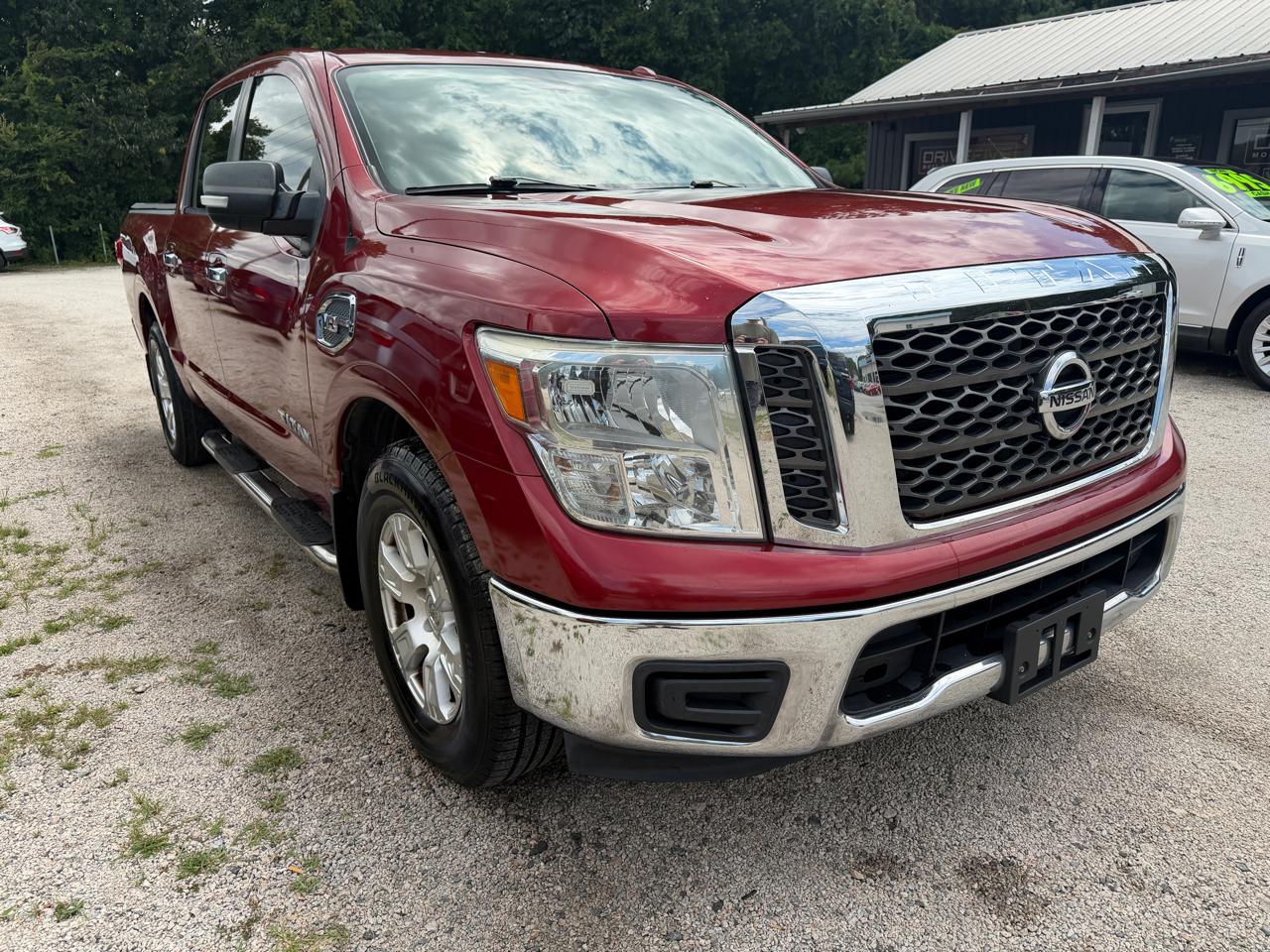 Nissan Titan SV Crew Cab 2WD 2017