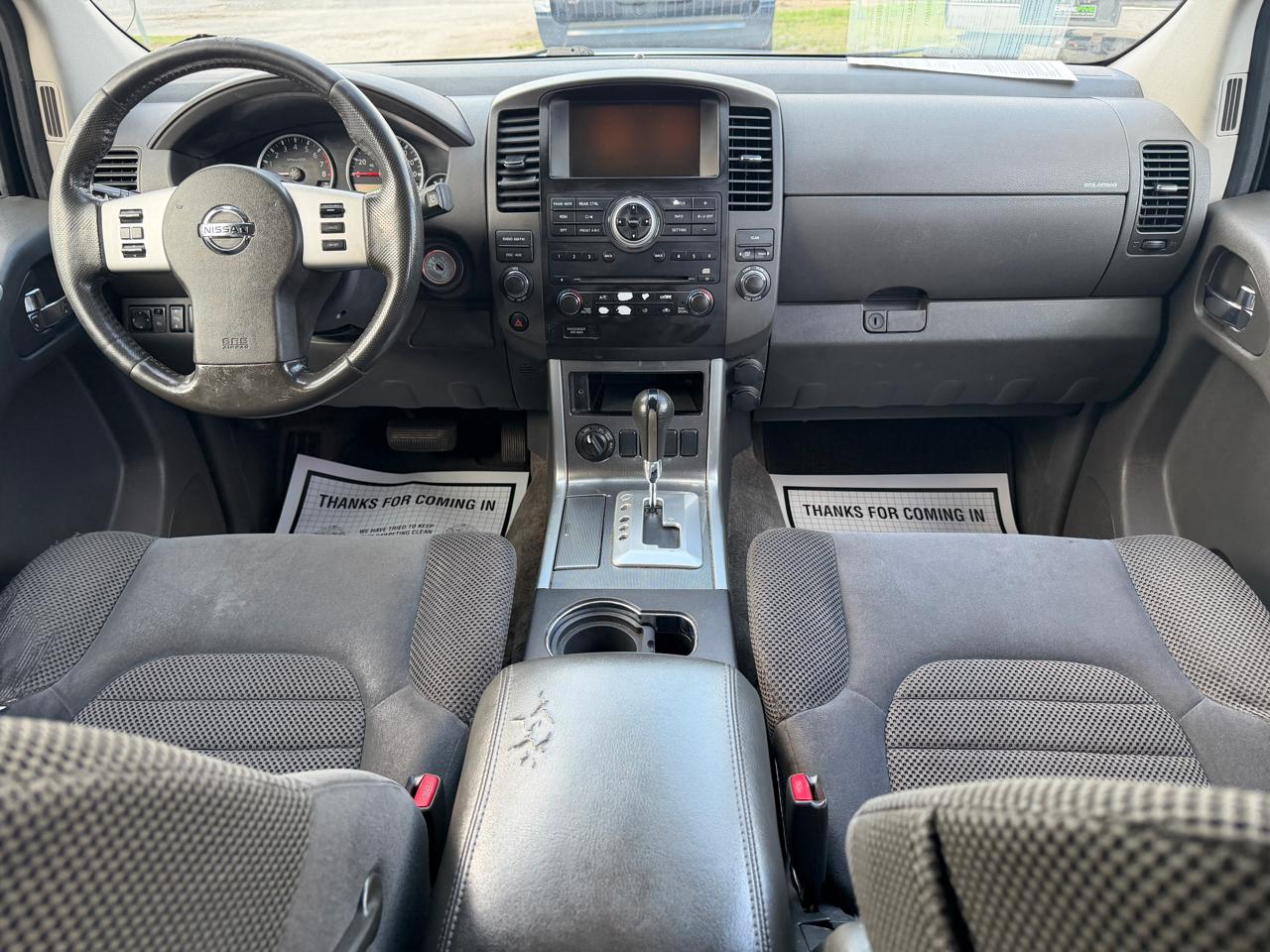 Nissan Pathfinder LE 4WD 2011