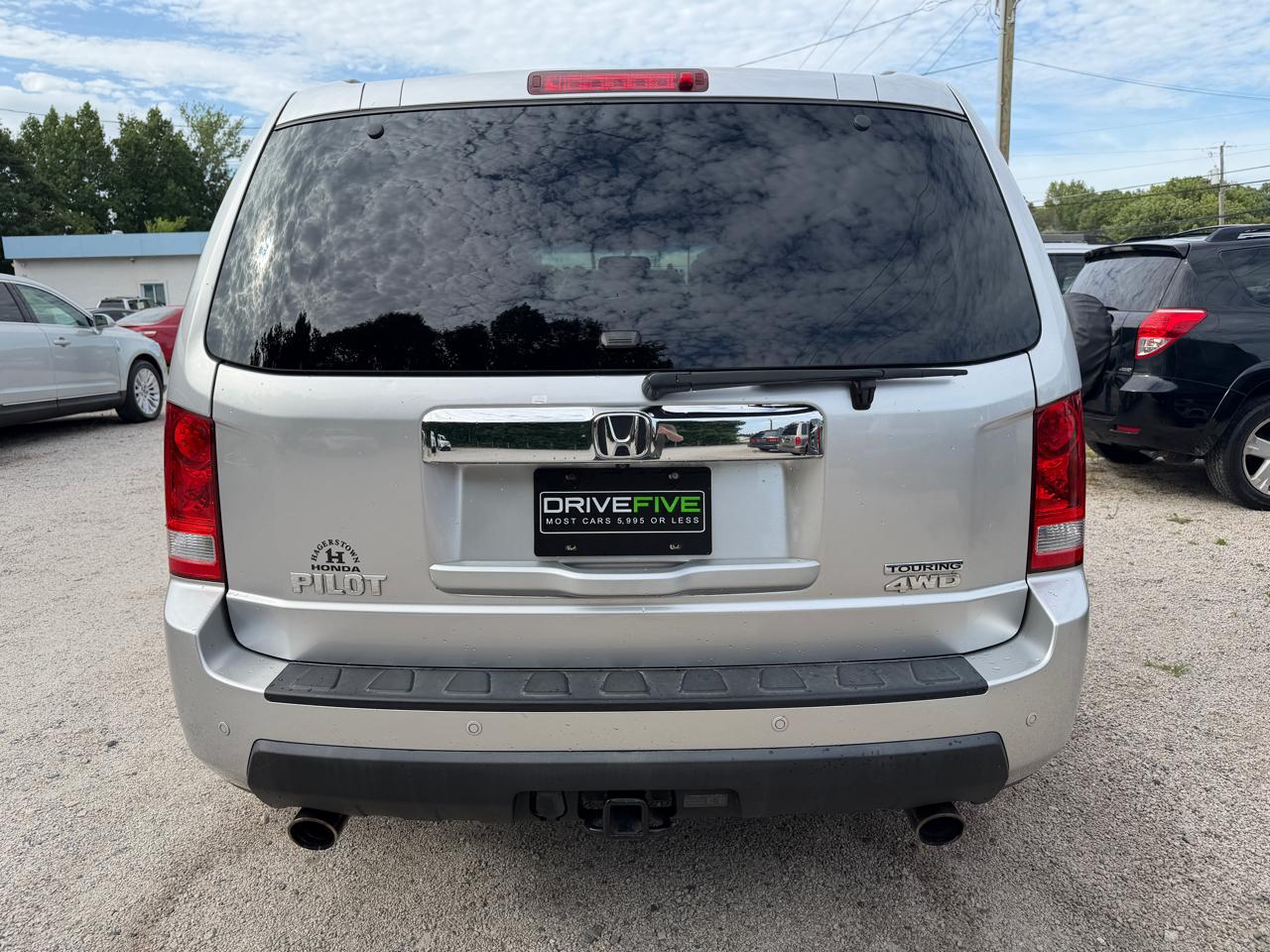 Honda Pilot Touring 4WD 5-Spd AT with DVD 2010