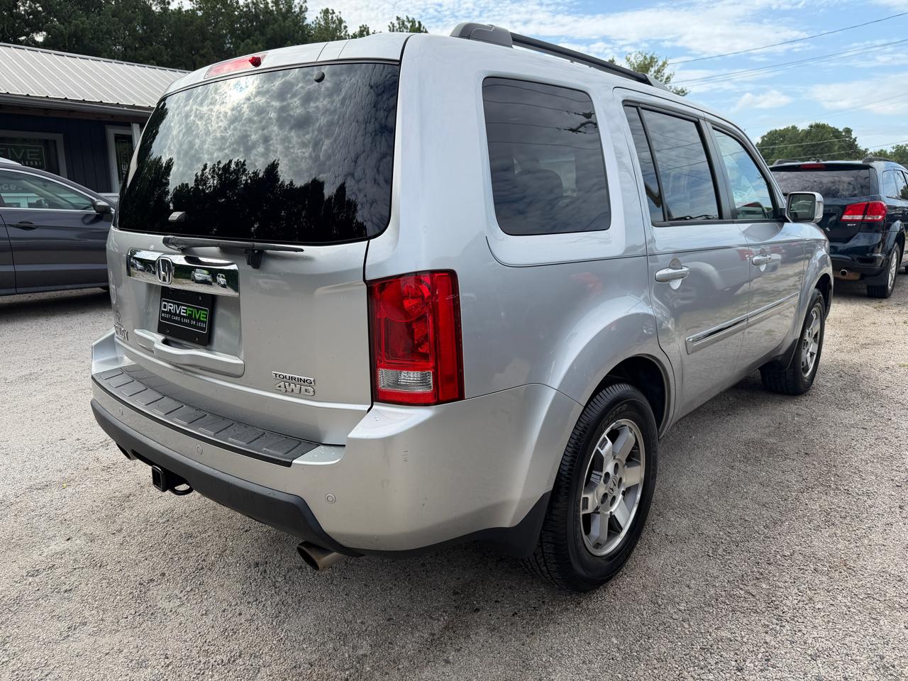 Honda Pilot Touring 4WD 5-Spd AT with DVD 2010