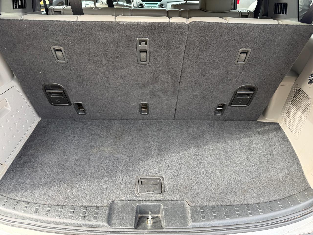 Honda Pilot Touring 4WD 5-Spd AT with DVD 2010