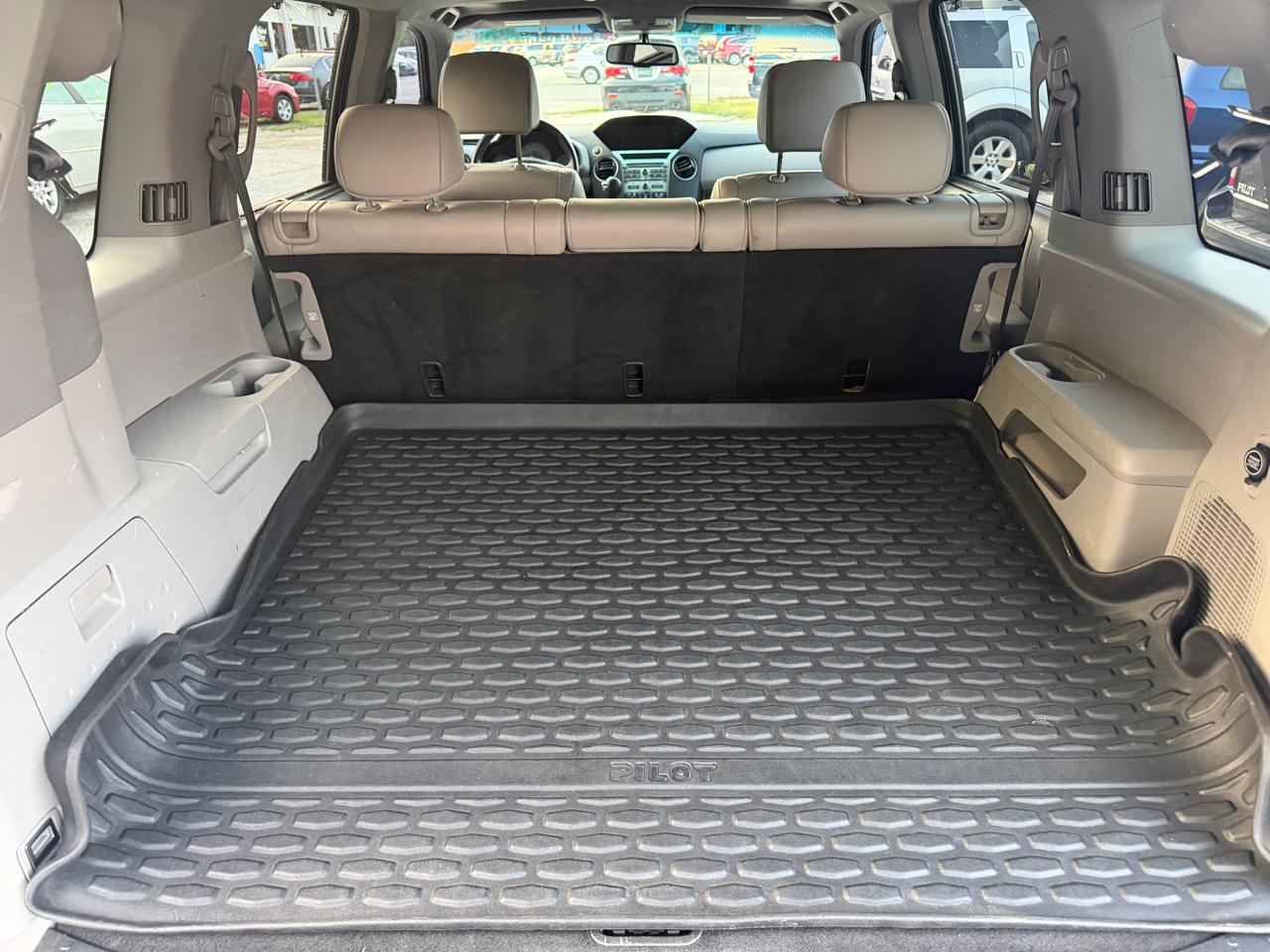 Honda Pilot Touring 2WD with DVD 2009