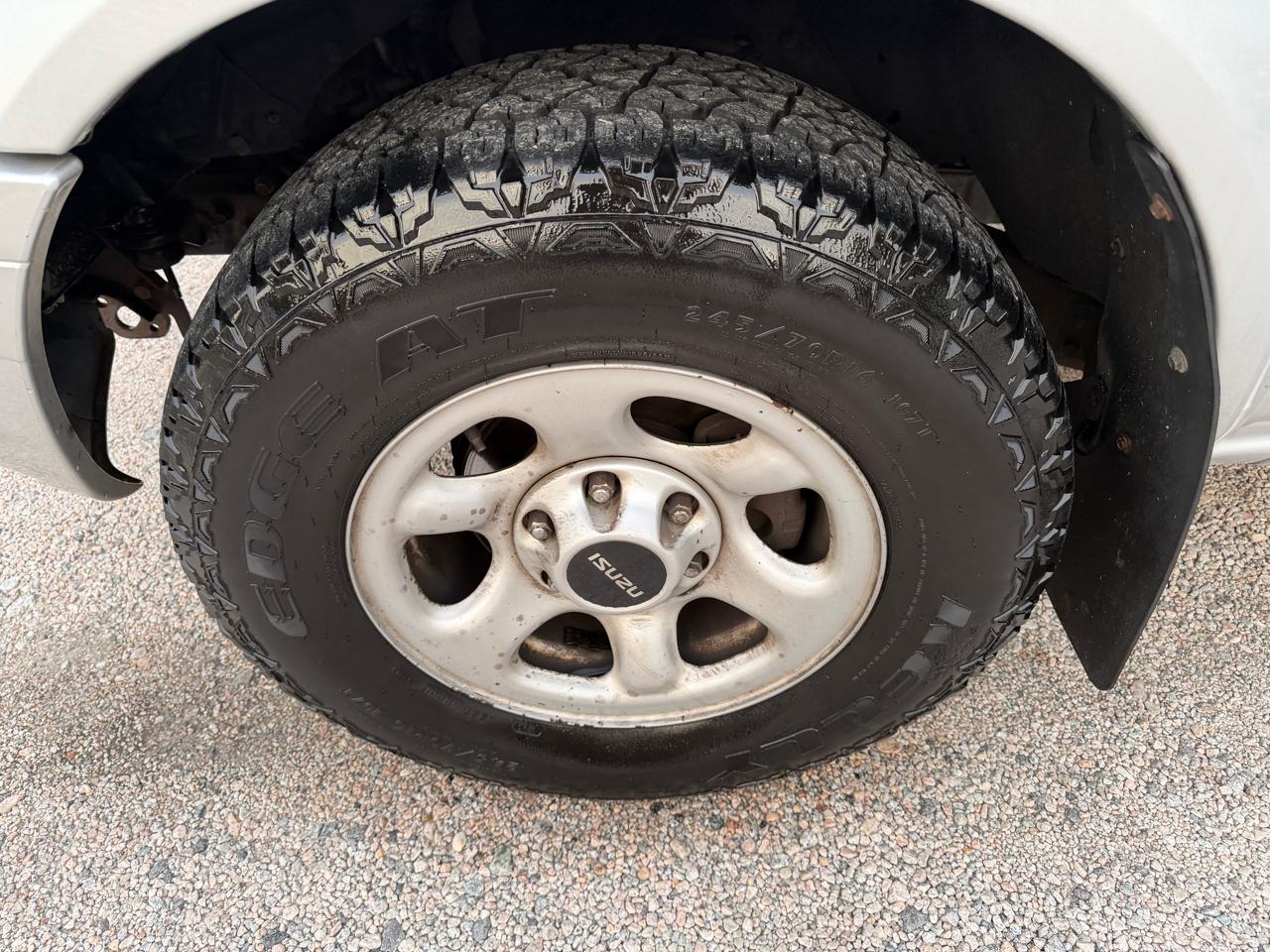 Isuzu Rodeo S V6 2WD 2003