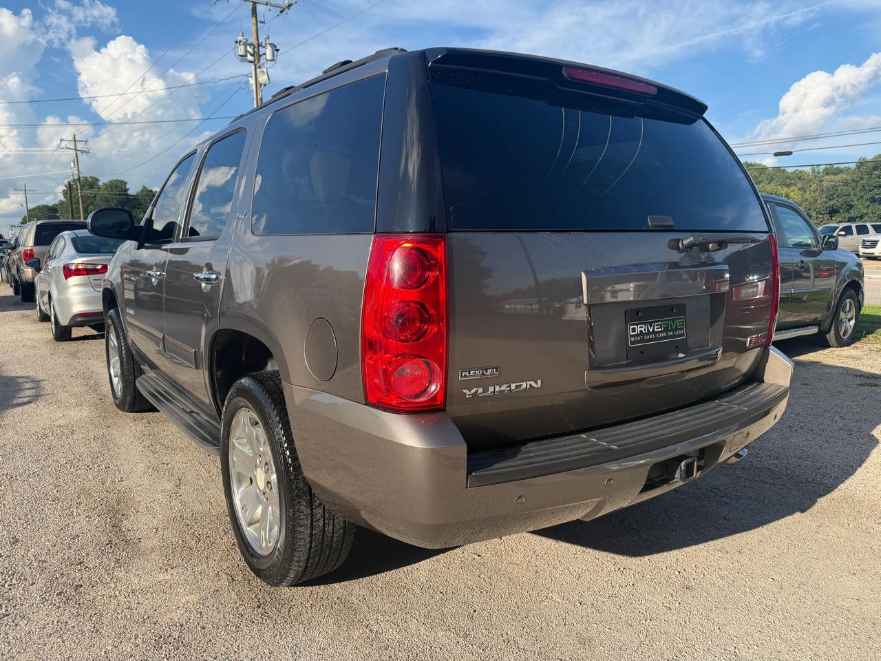 GMC Yukon SLT1 2WD 2011