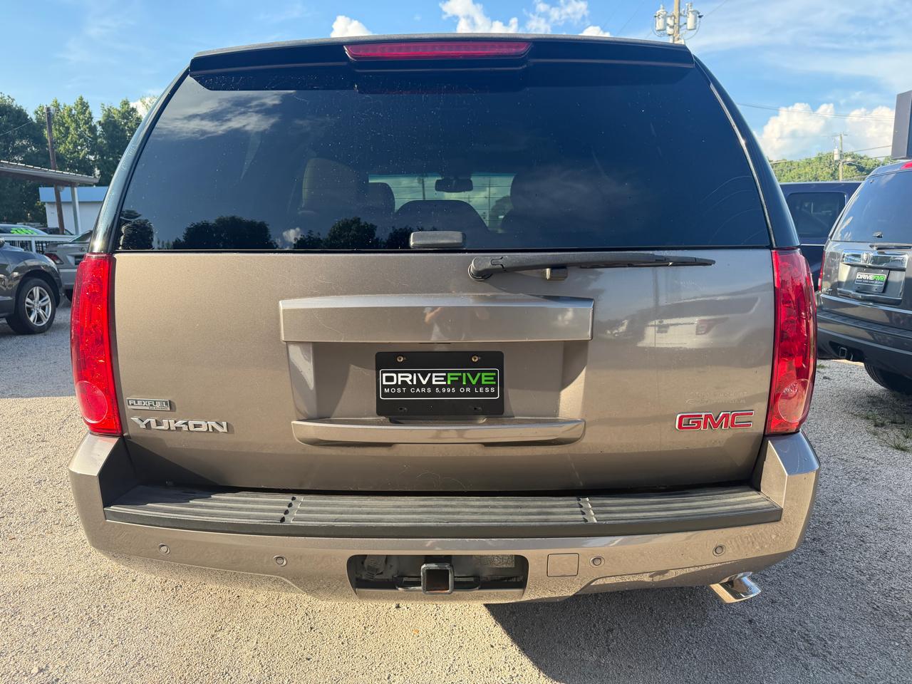 GMC Yukon SLT1 2WD 2011