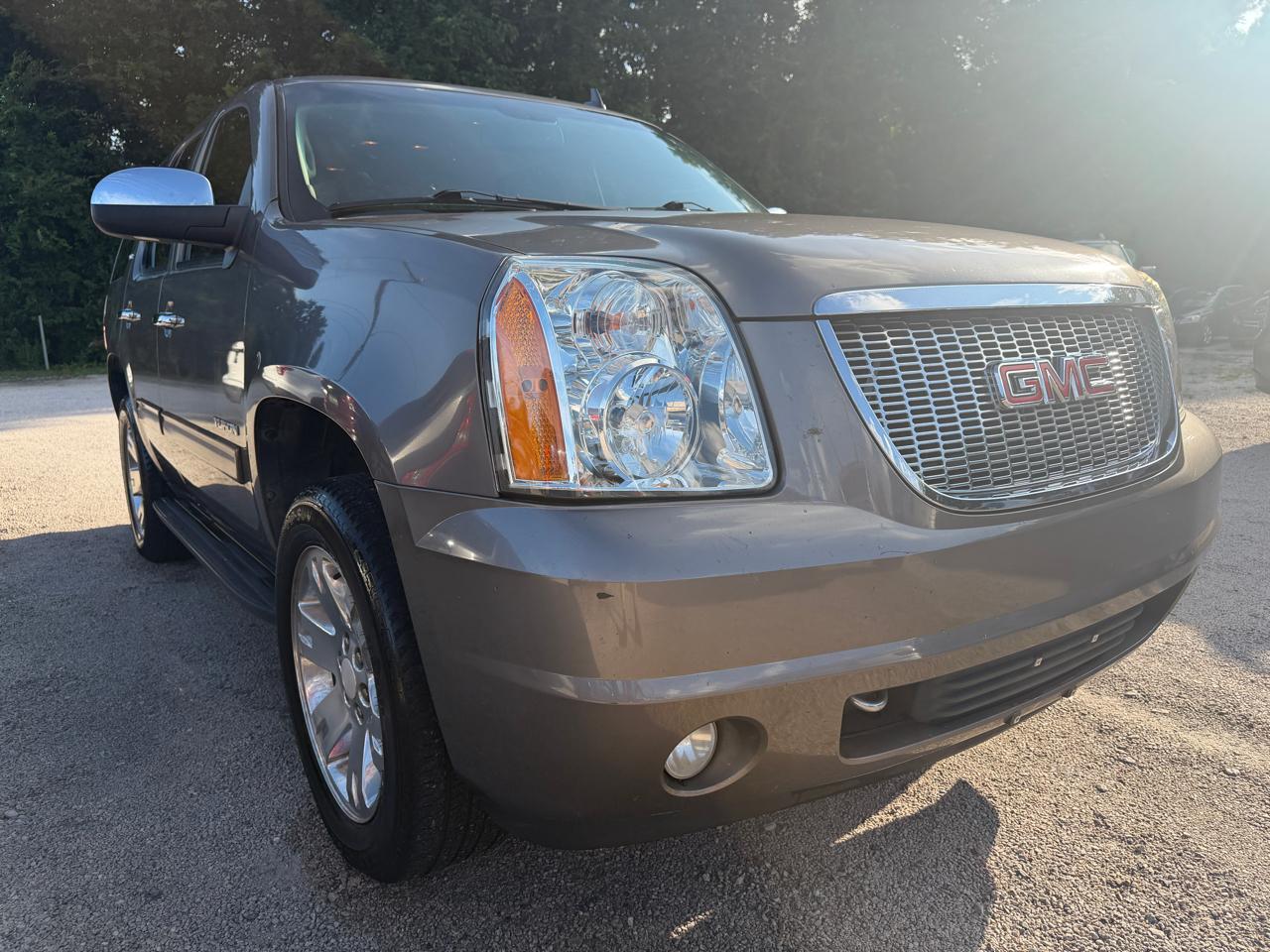 GMC Yukon SLT1 2WD 2011