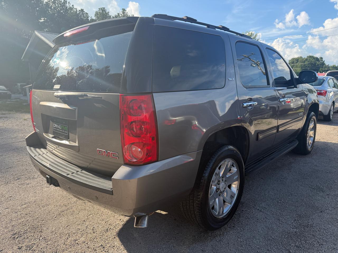 GMC Yukon SLT1 2WD 2011