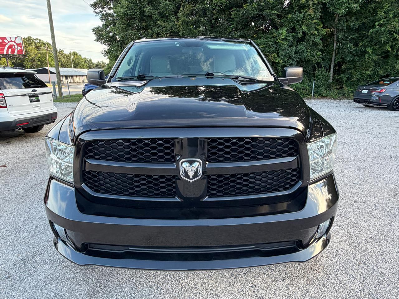 RAM 1500 4WD Quad Cab 140.5" Express 2017