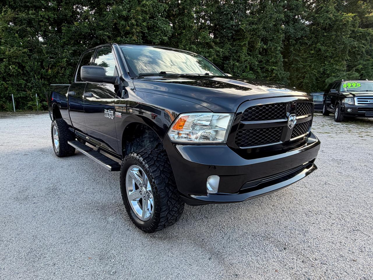 RAM 1500 4WD Quad Cab 140.5" Express 2017