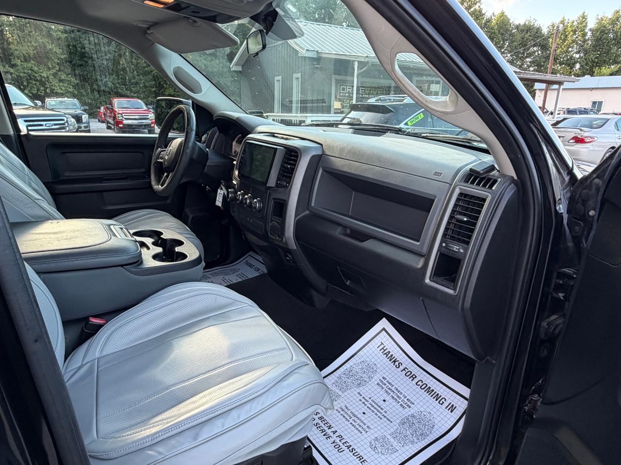 RAM 1500 4WD Quad Cab 140.5" Express 2017