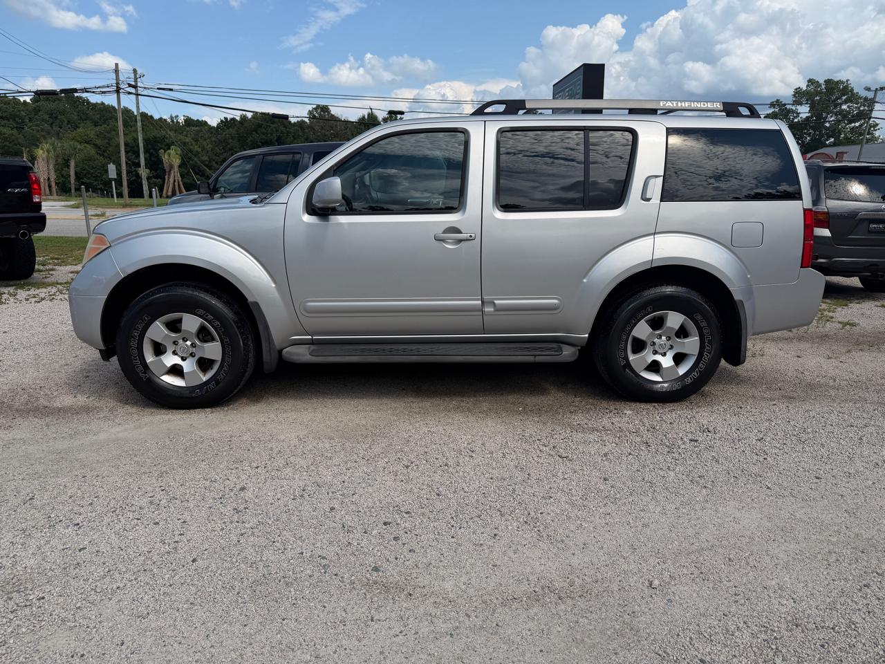 Nissan Pathfinder XE 4WD 2005