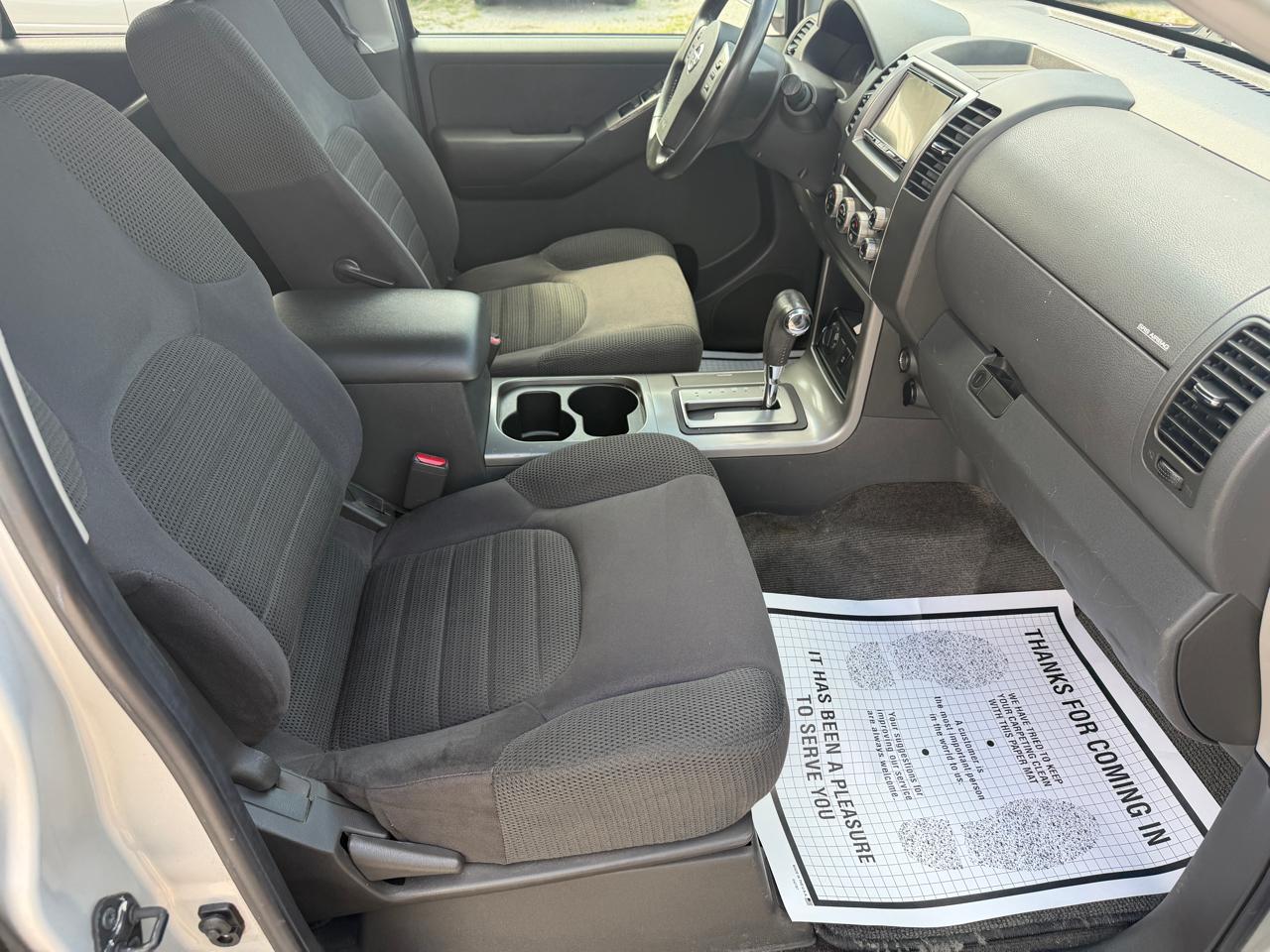 Nissan Pathfinder XE 4WD 2005