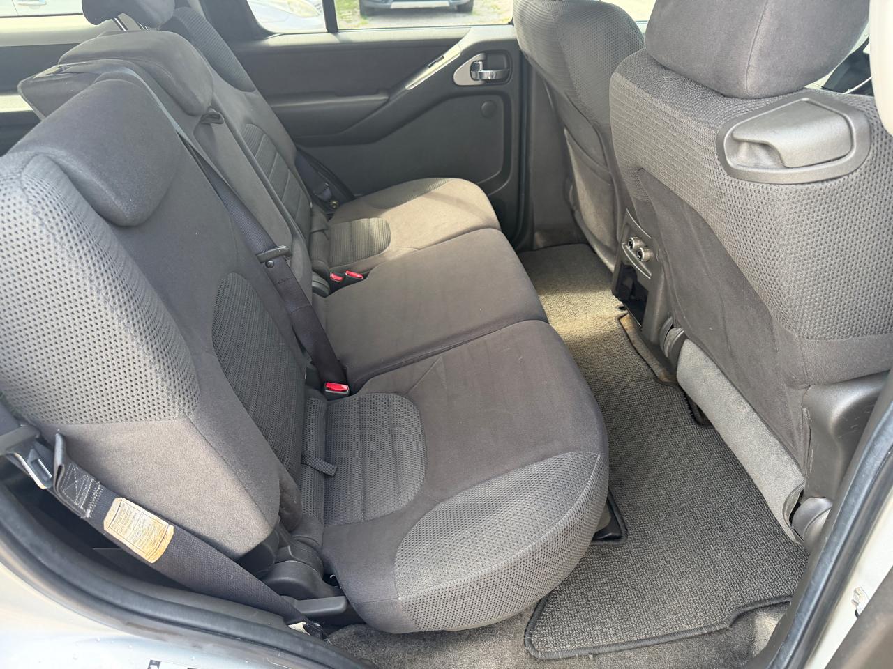 Nissan Pathfinder XE 4WD 2005