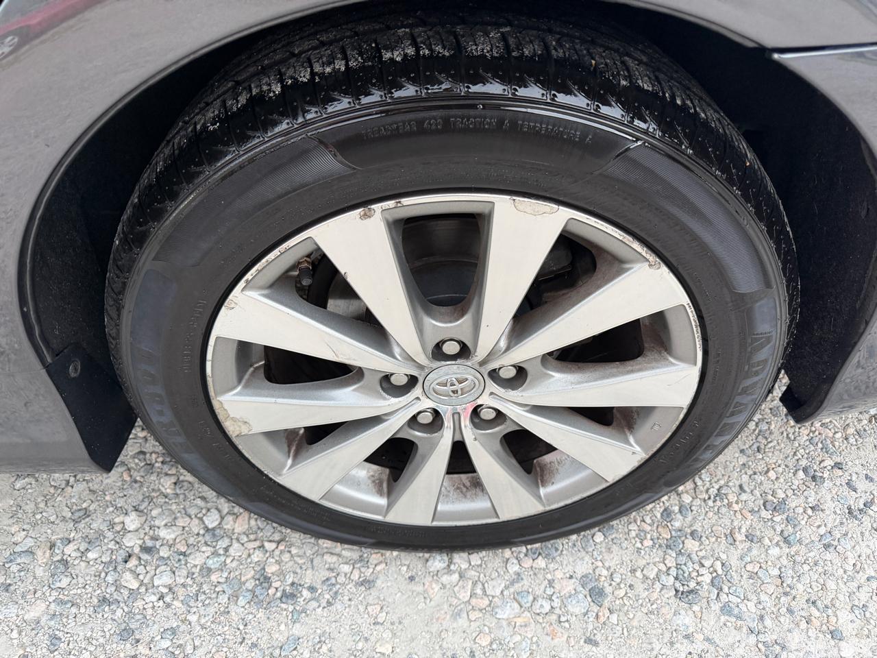 Toyota Avalon Base 2011