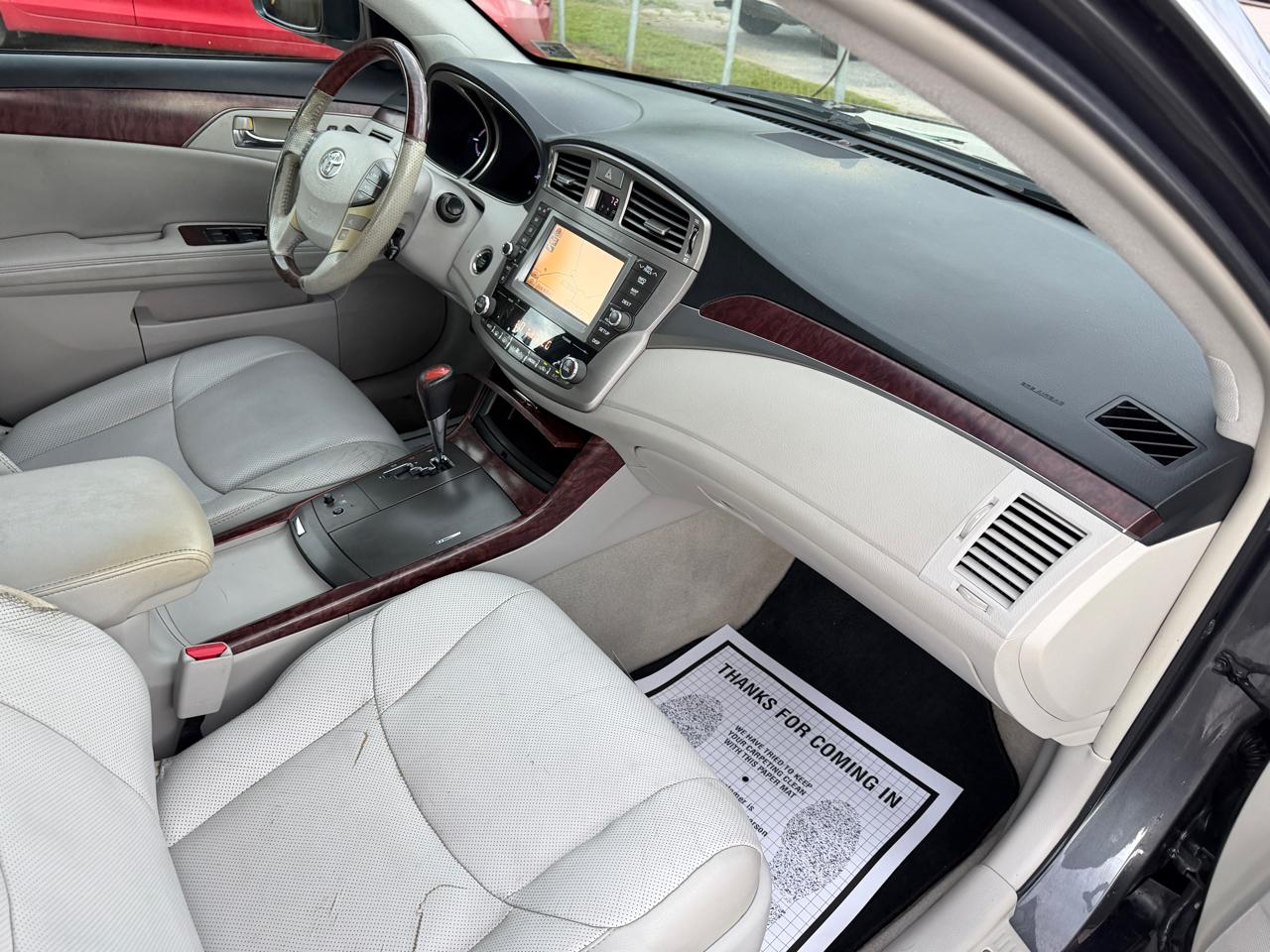 Toyota Avalon Base 2011