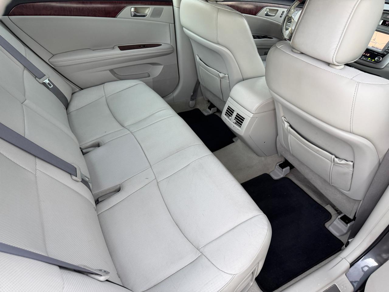 Toyota Avalon Base 2011