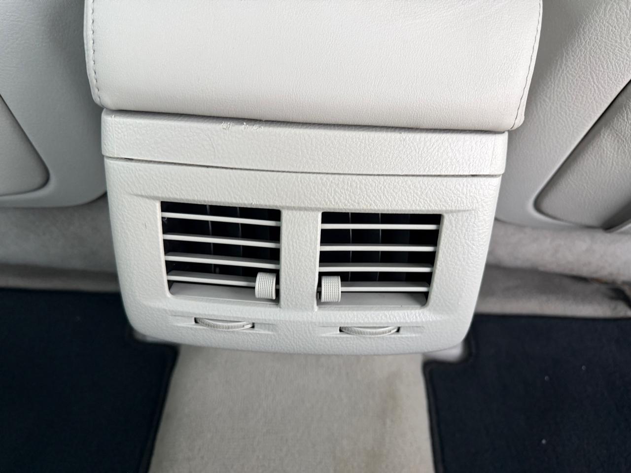 Toyota Avalon Base 2011