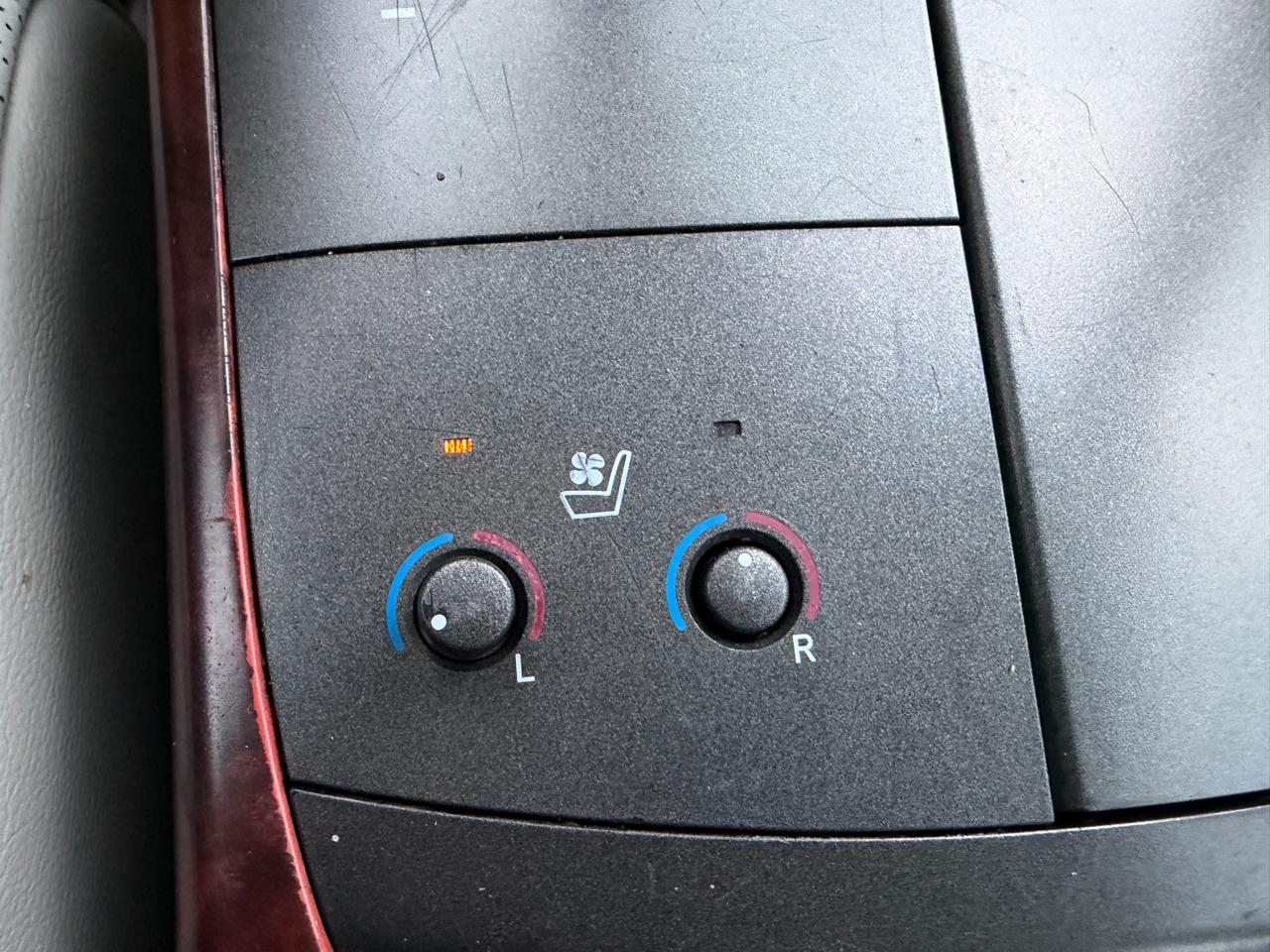 Toyota Avalon Base 2011