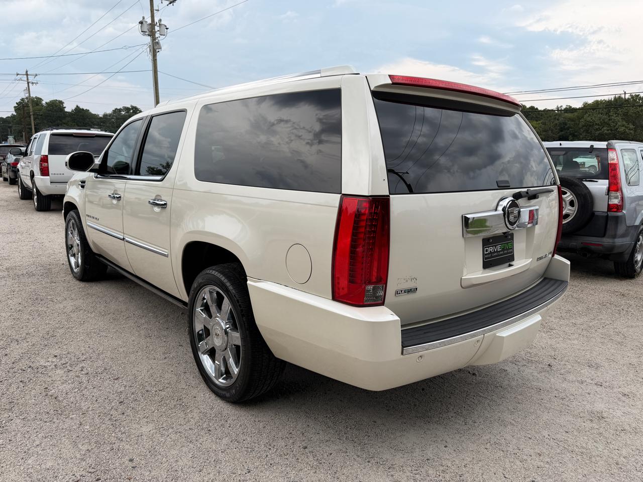 Cadillac Escalade ESV 2WD Premium 2011