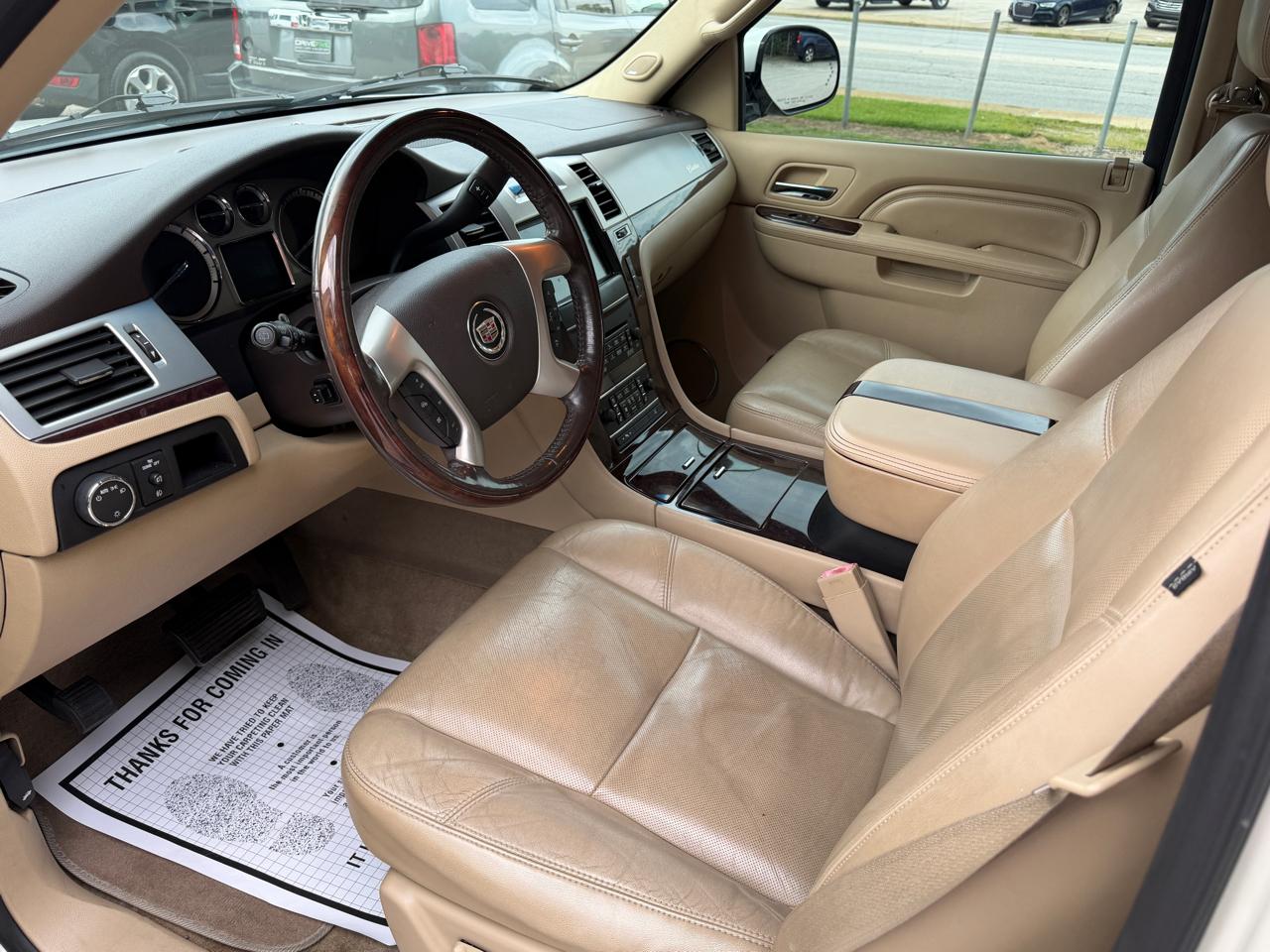 Cadillac Escalade ESV 2WD Premium 2011
