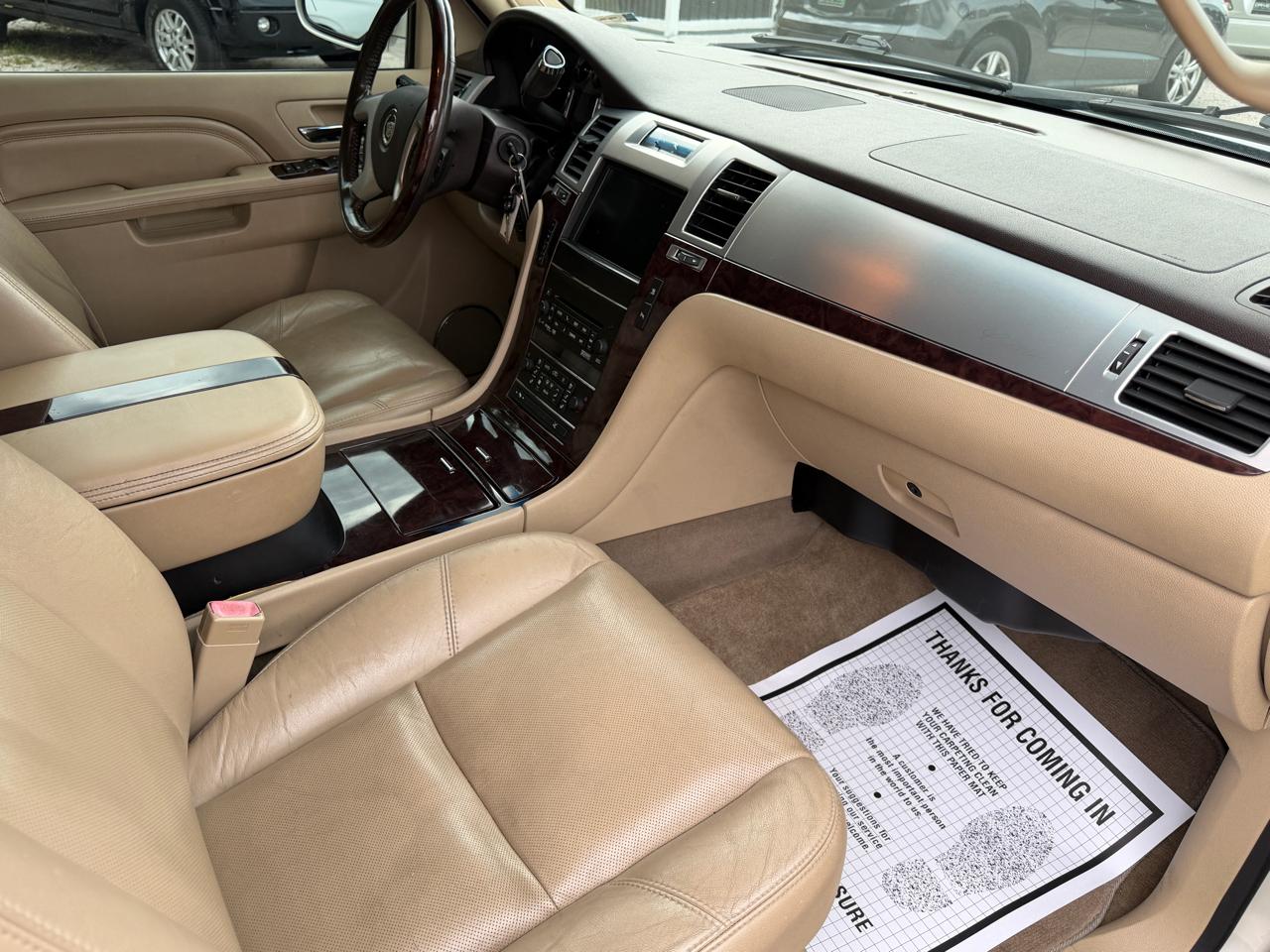 Cadillac Escalade ESV 2WD Premium 2011