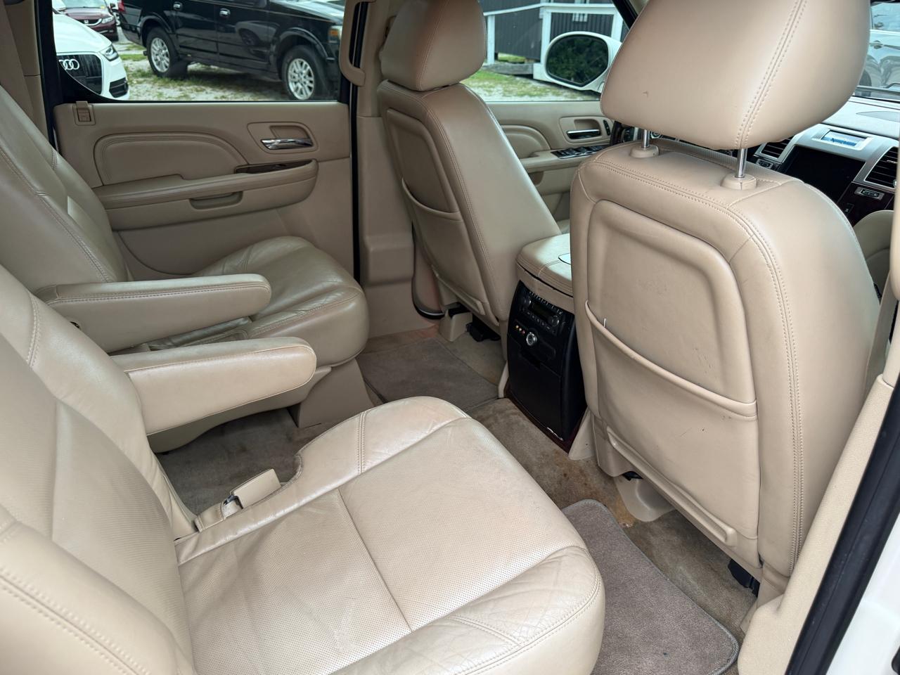 Cadillac Escalade ESV 2WD Premium 2011