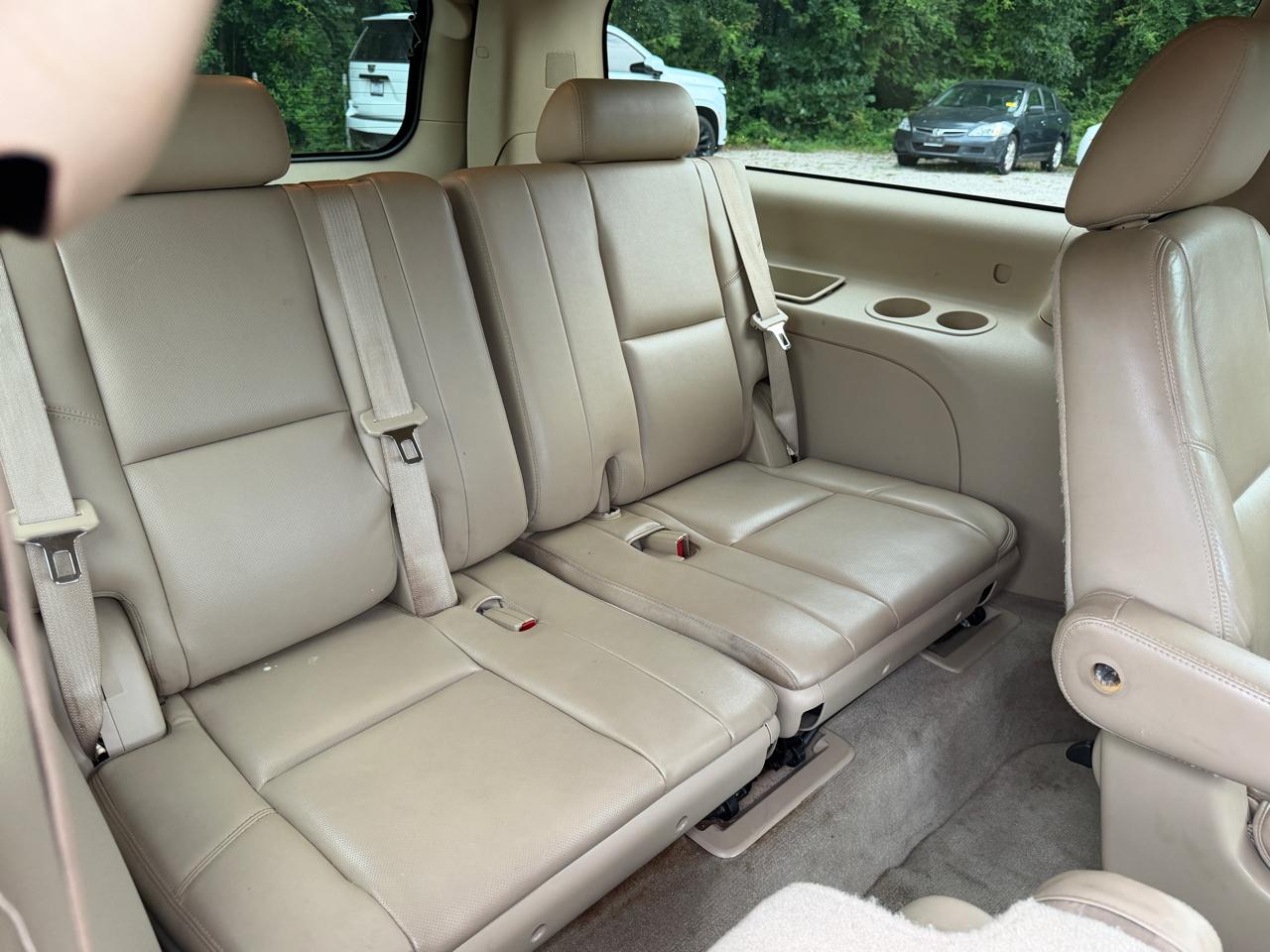 Cadillac Escalade ESV 2WD Premium 2011