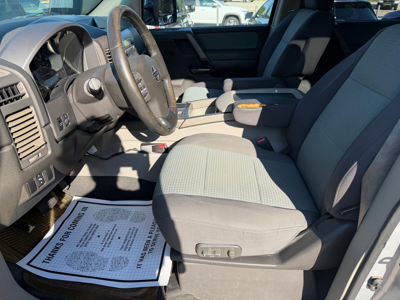 Nissan Titan XE Crew Cab 4WD 2004