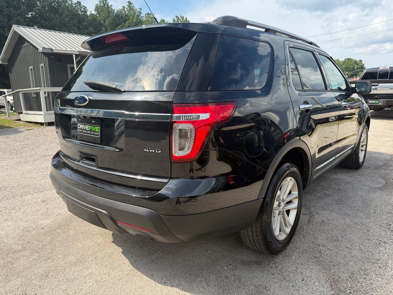Ford Explorer 4dr XLT 4WD 2015