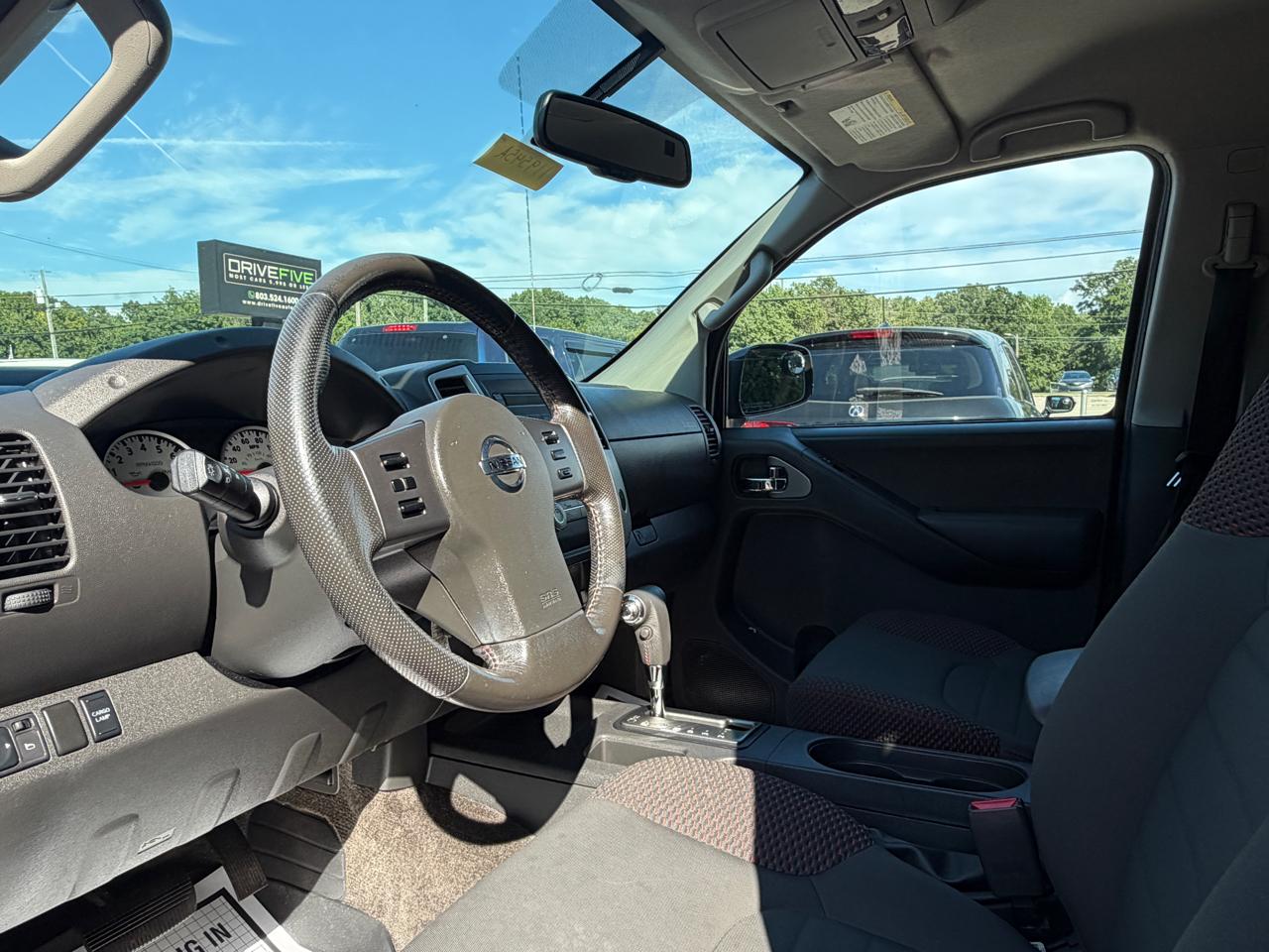 Nissan Frontier 4WD Crew Cab SWB Auto PRO-4X 2012