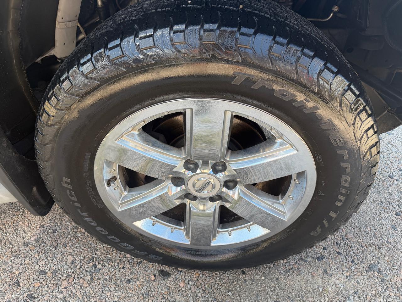 Nissan Armada SL 4WD 2012