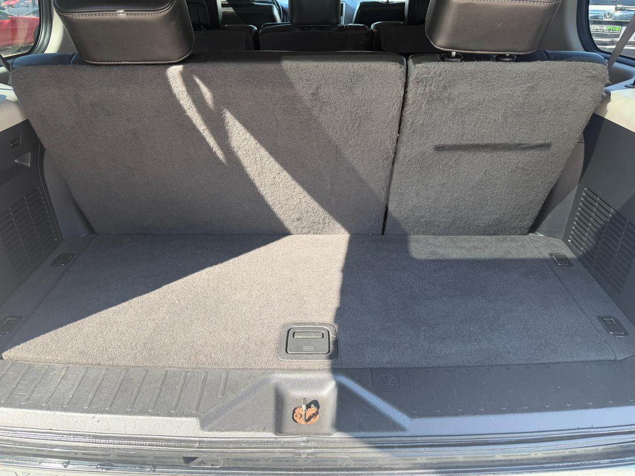 Nissan Armada SL 4WD 2012