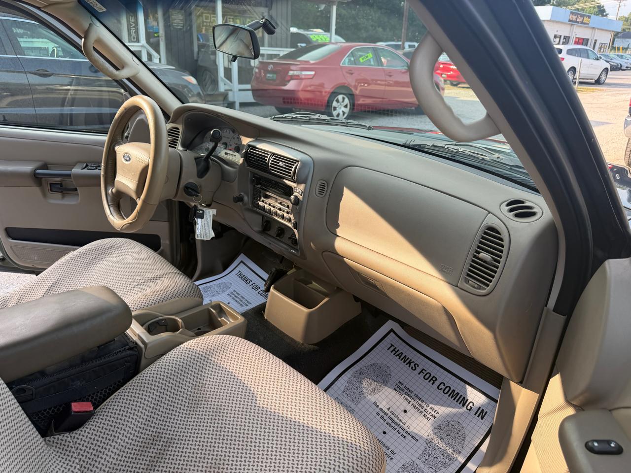 Ford Explorer Sport Trac XLS 2WD 2003