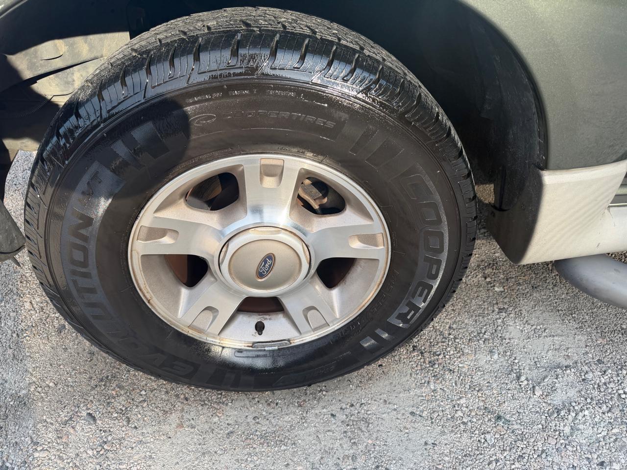 Ford Explorer Sport Trac XLS 2WD 2003