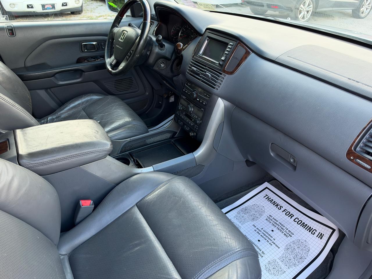 Honda Pilot EX w/ Leather and Nav System 2004