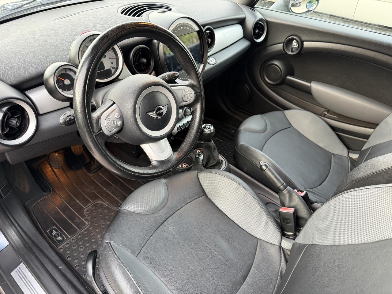 MINI Cooper Convertible 2010