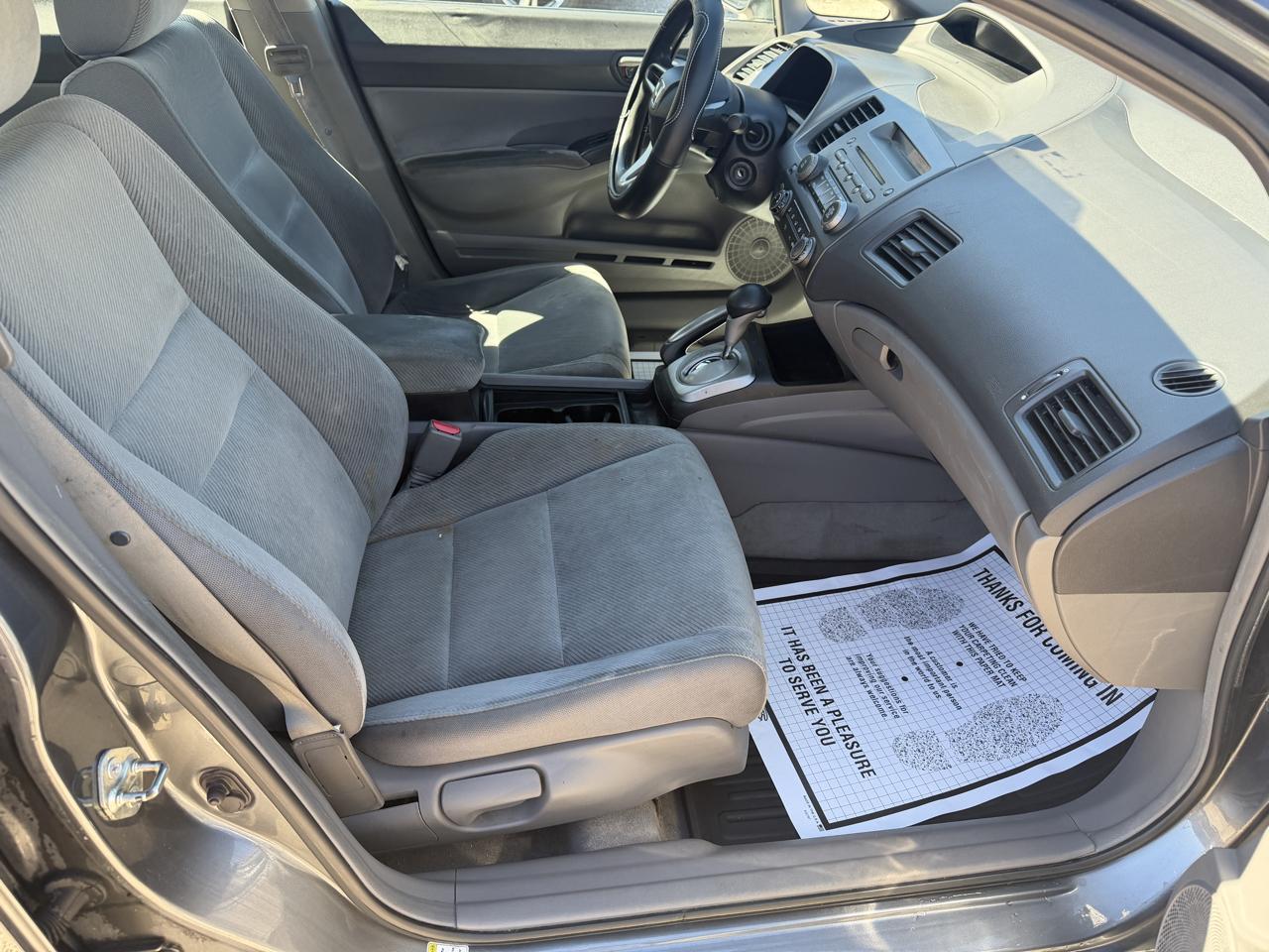Honda Civic 4dr Sdn LX Auto w/ABS 2011