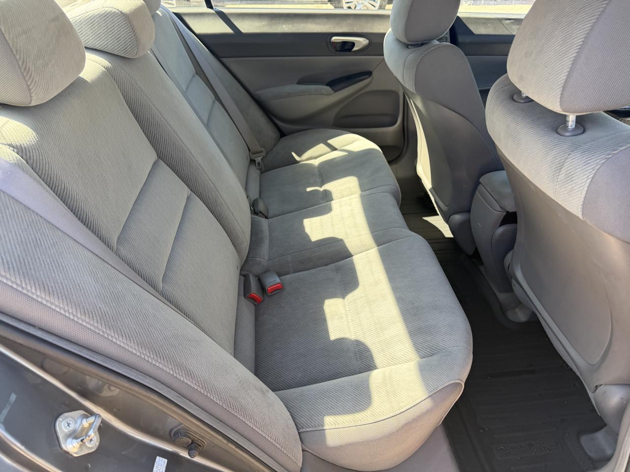 Honda Civic 4dr Sdn LX Auto w/ABS 2011