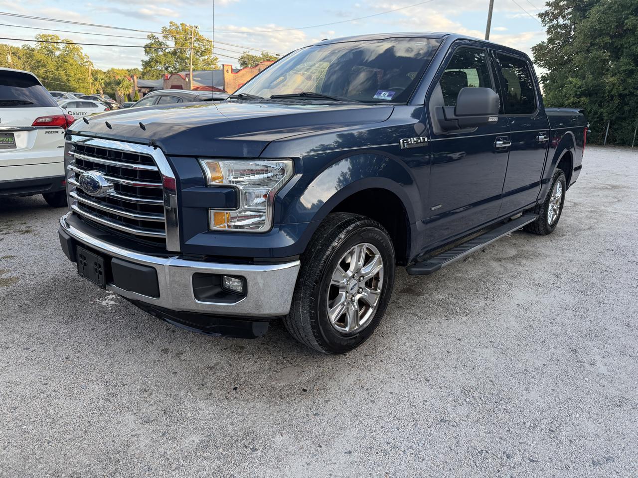 2015 Ford F-150 2WD SuperCrew 145" XLT