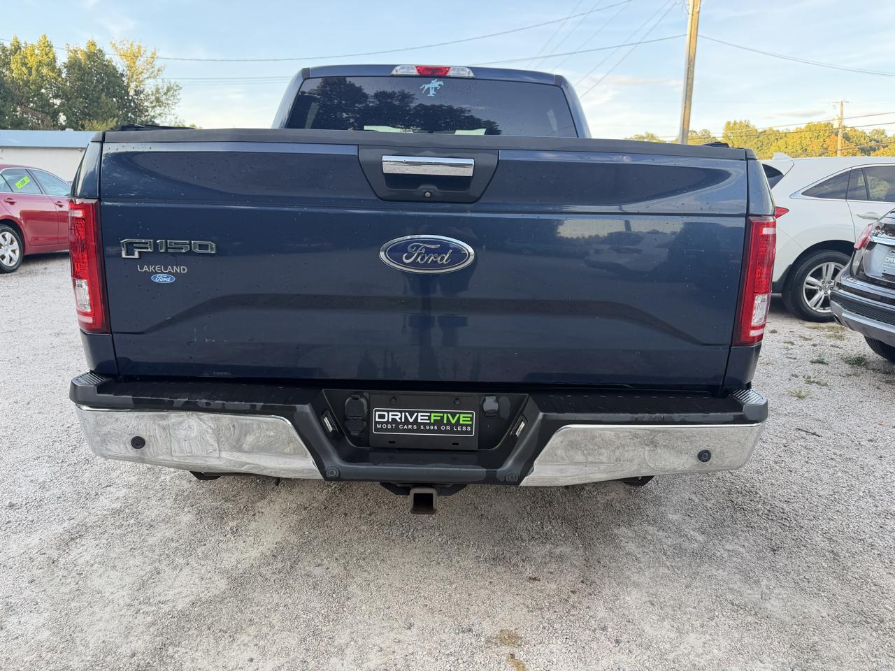 Ford F-150 2WD SuperCrew 145" XLT 2015