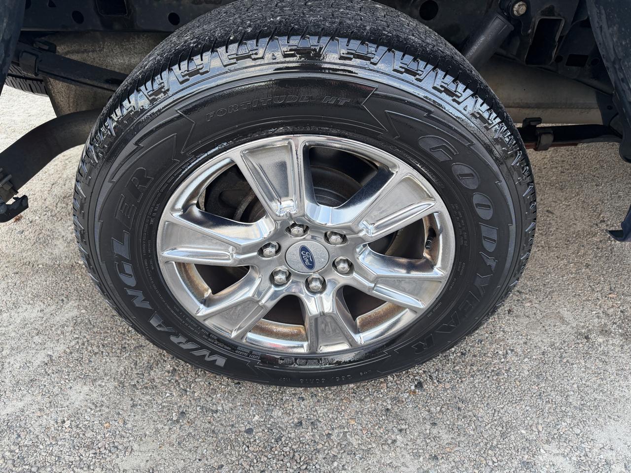 Ford F-150 2WD SuperCrew 145" XLT 2015