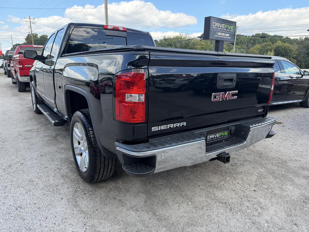 GMC Sierra 1500 4WD Crew Cab 147" SLT 2015
