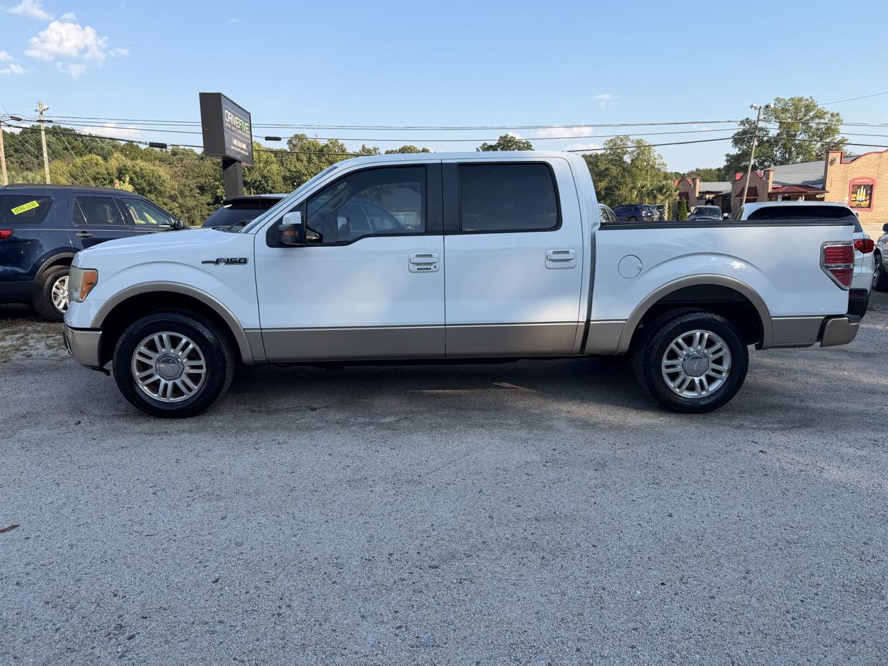 Ford F-150 2WD SuperCab 145" Lariat 2011